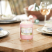 Svka YANKEE CANDLE Snowflake Kisses 623 g - Svka YANKEE CANDLE Snowflake Kisses 623 g